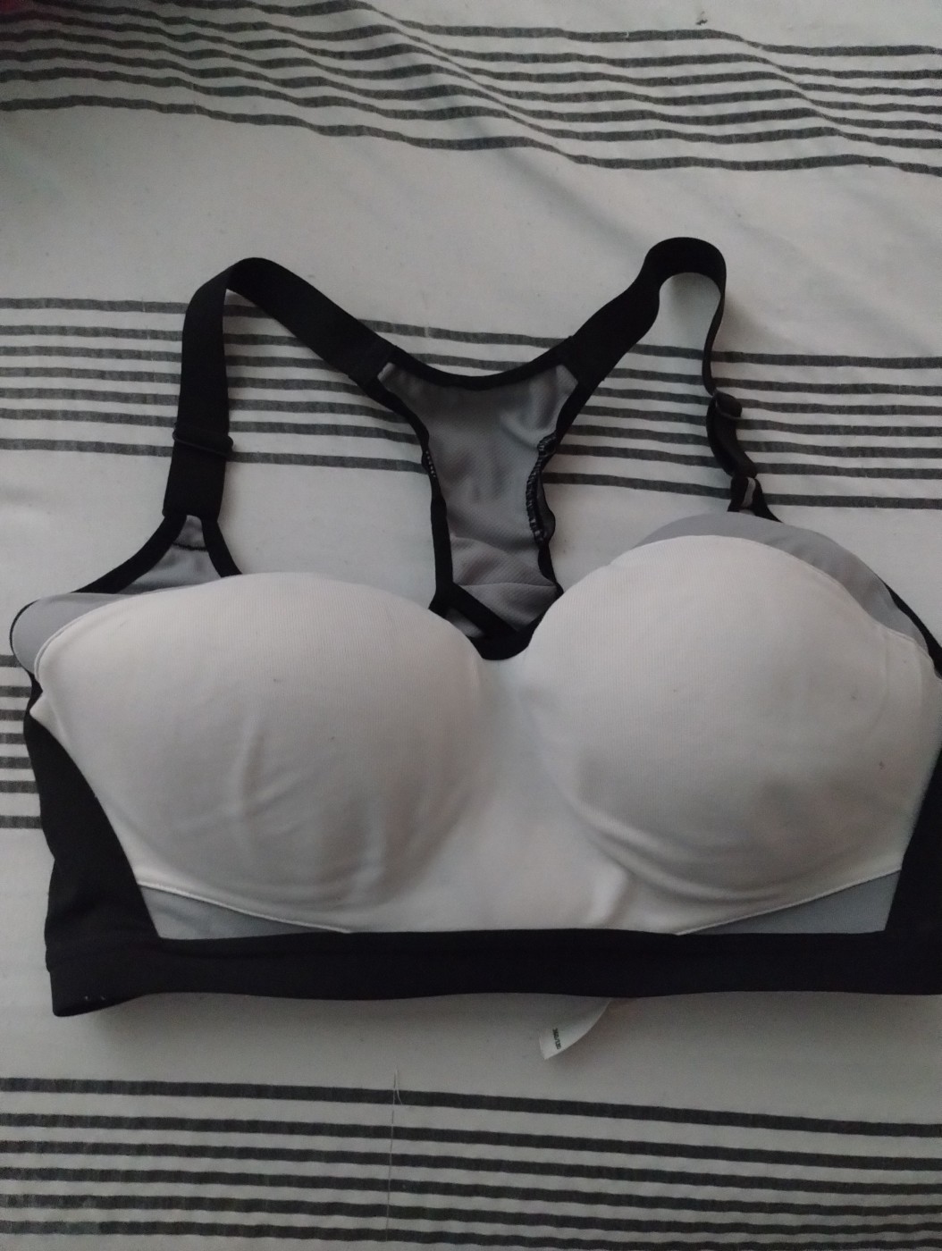 Bras – photo 3 of 3