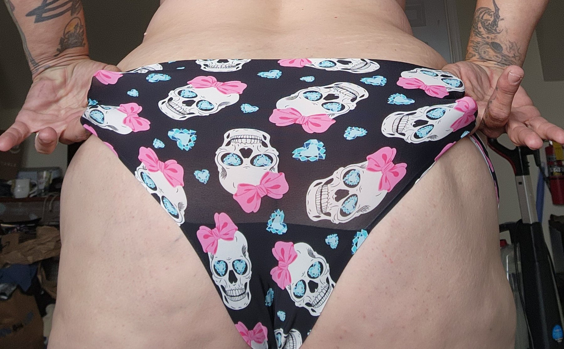 Skulls cheeky
