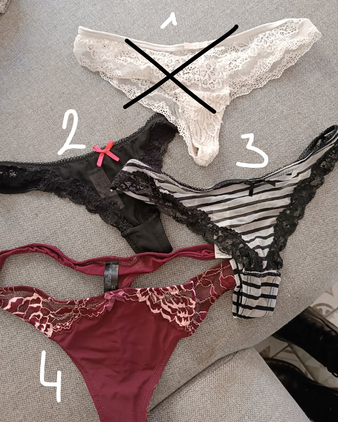 String porté 2 jours – photo 2 sur 2
