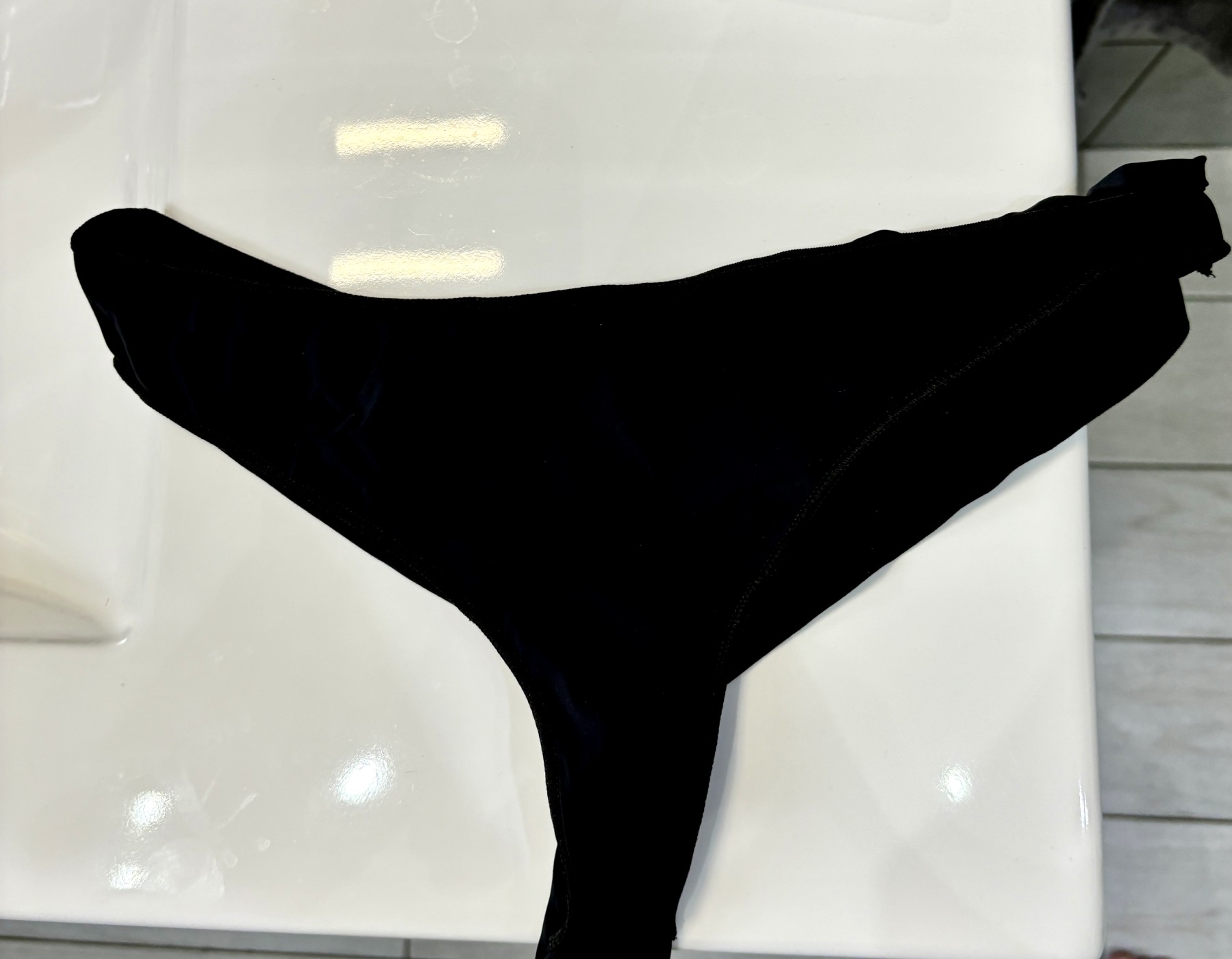 Mutandine usate al caldo un giorno – foto 3 di 3