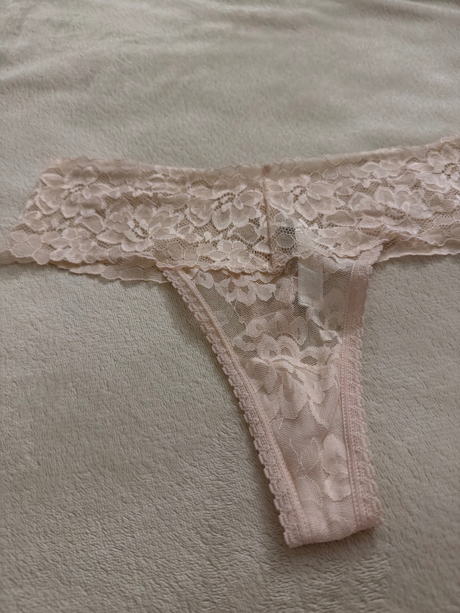 Tanga encaje con mucho fluido – foto 4 de 4