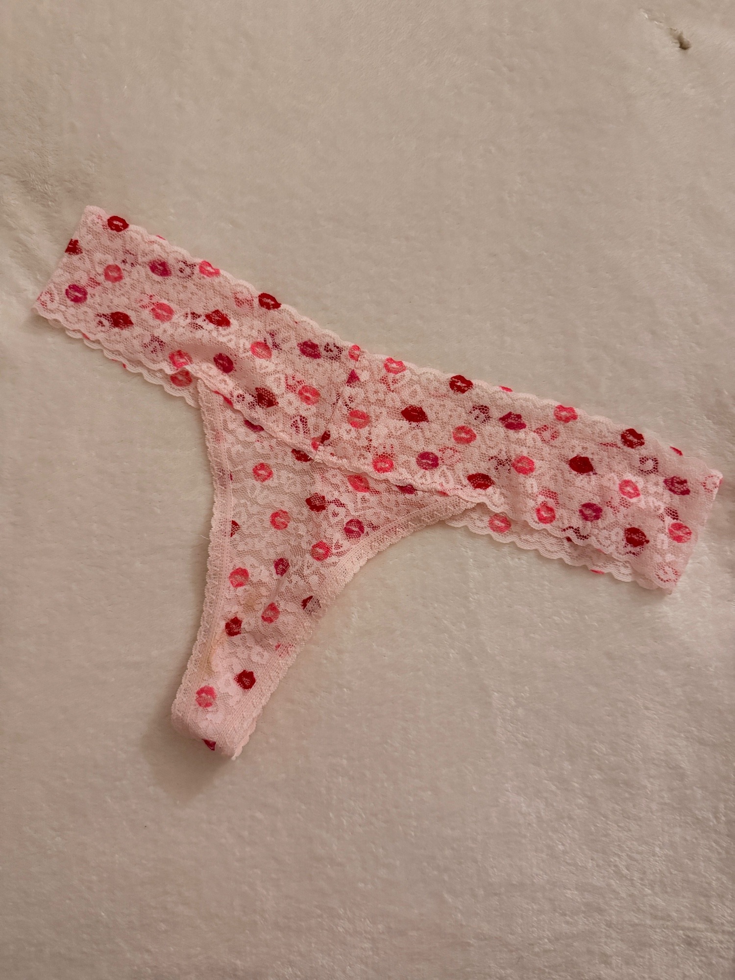 Tanga encaje muy sucio y oloroso y video jugando con el – foto 2 de 4