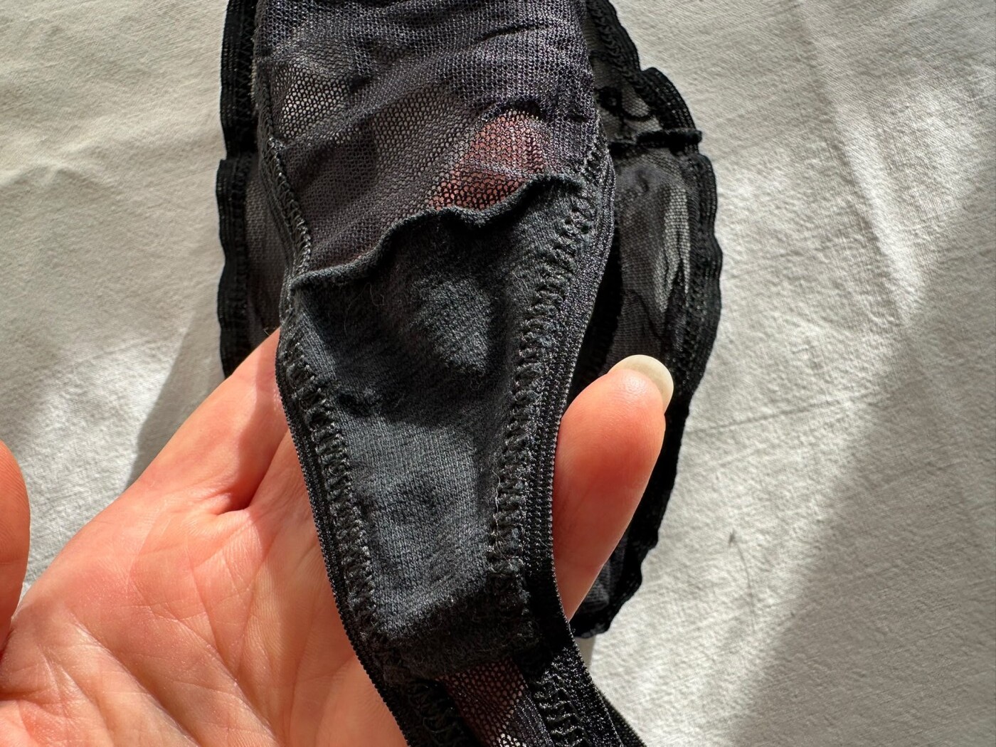 mutandina tanga nera – foto 3 di 3