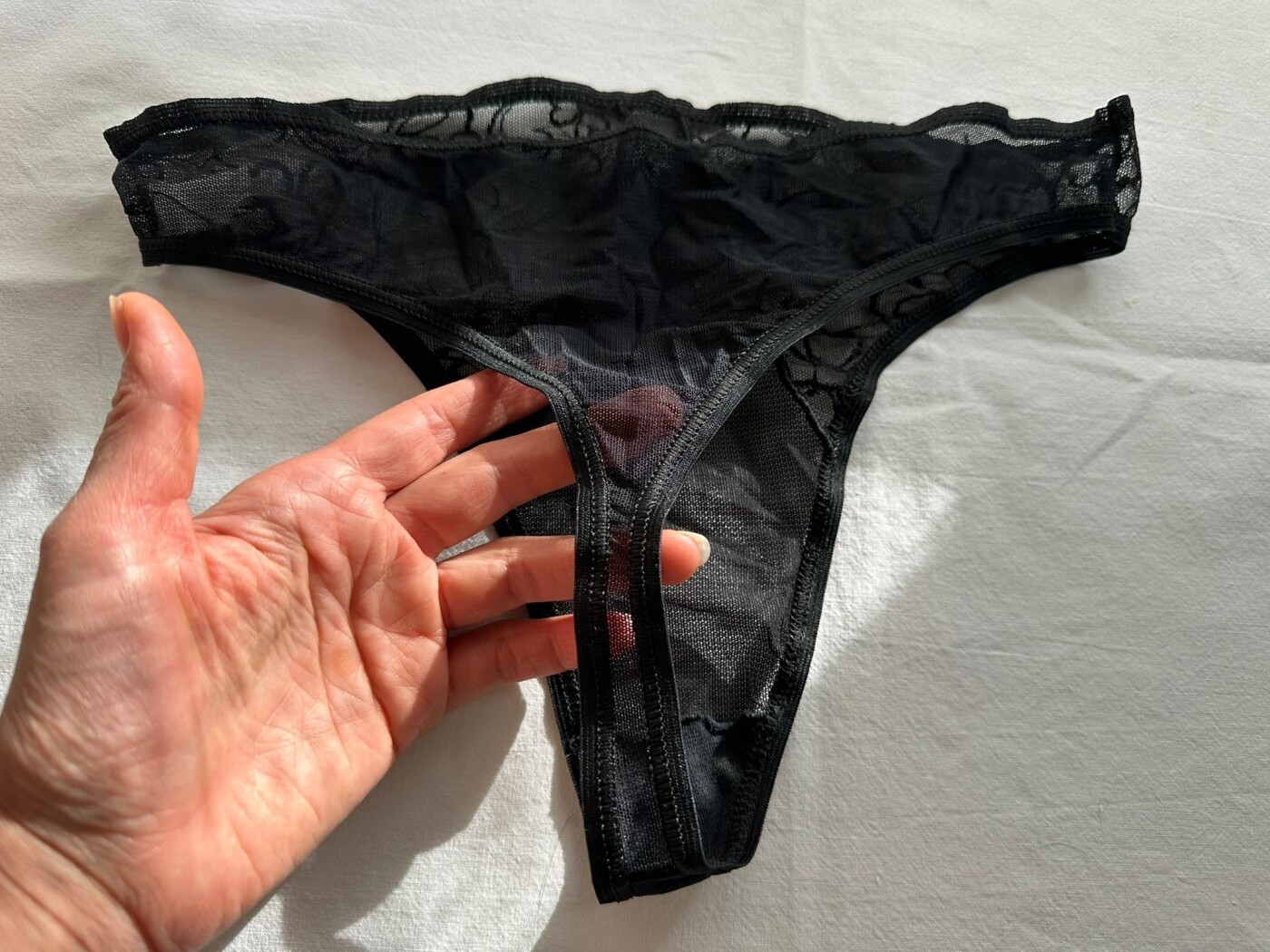 mutandina tanga nera – foto 2 di 3
