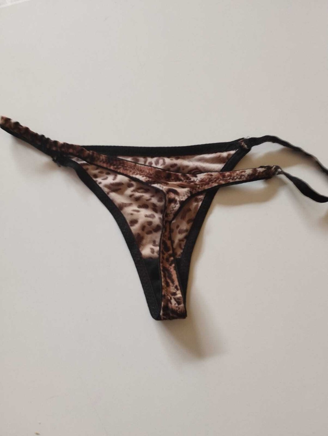 Tanga usato – foto 2 di 3