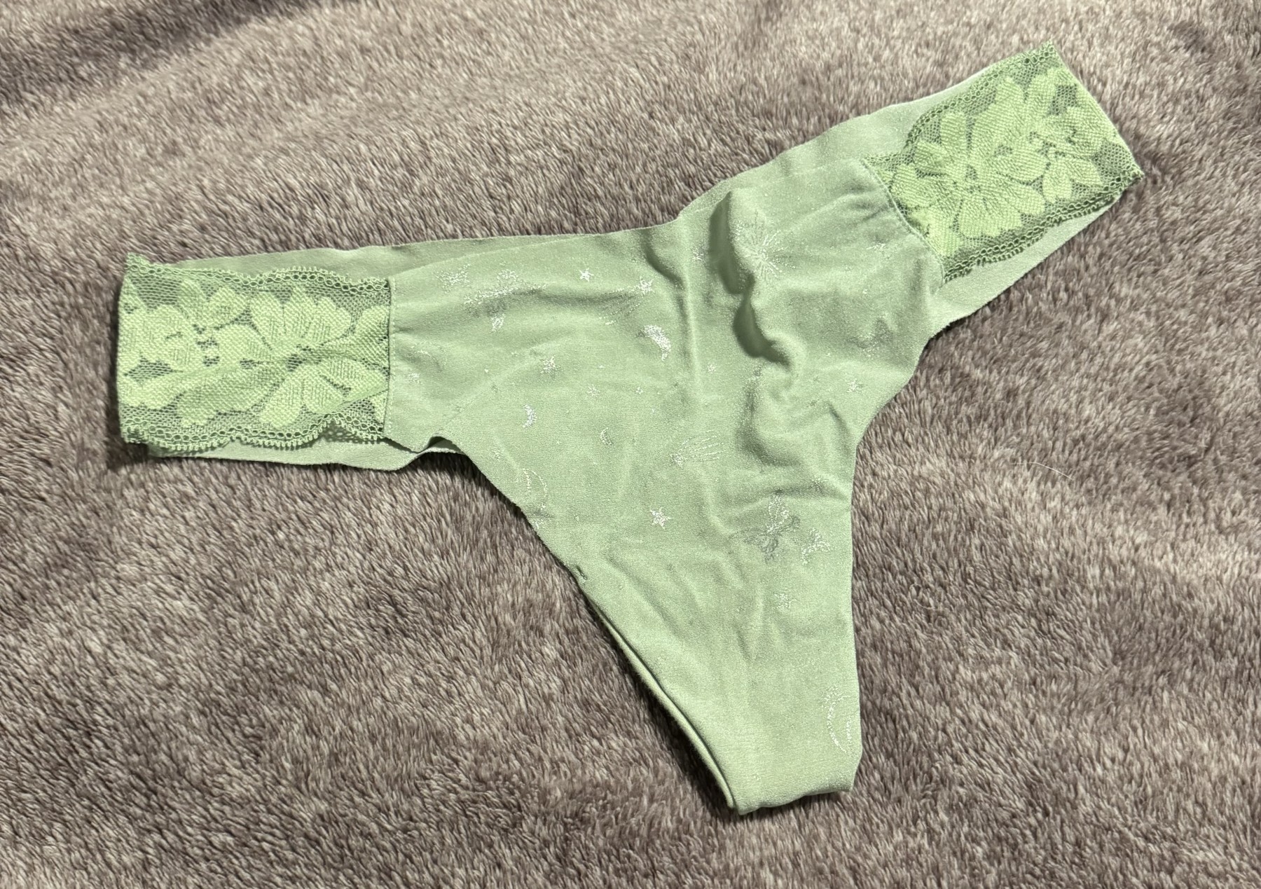 Green cheeky panties with lace s… - 1