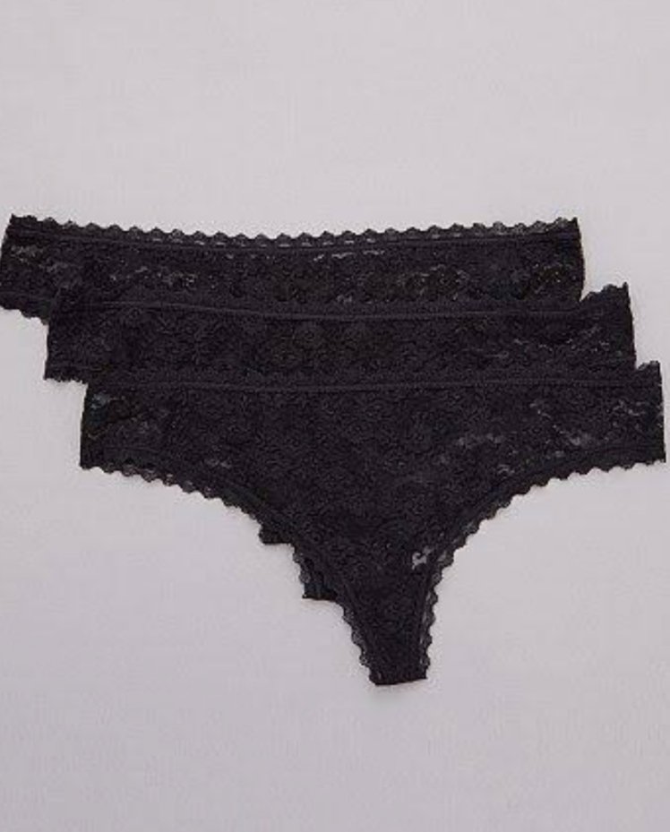 Tanga de encaje de diversos dolores usado – foto 2 de 3
