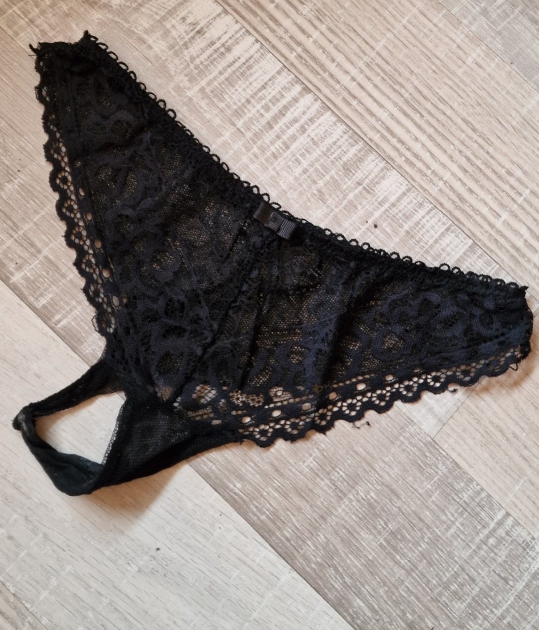 String dentelle