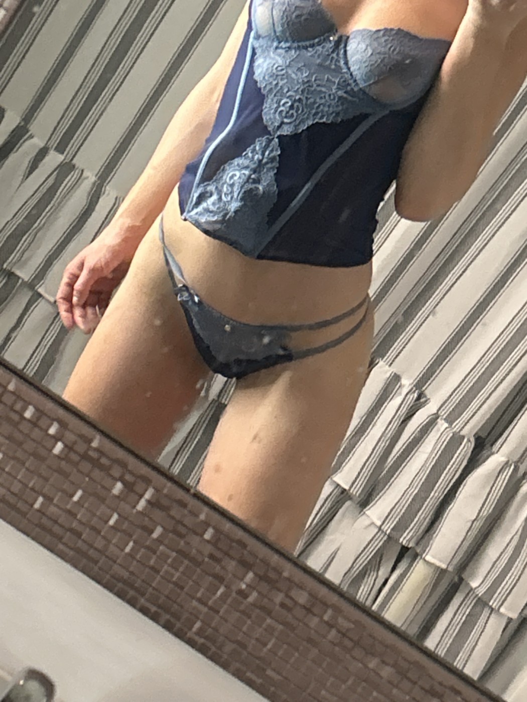 Hot set – photo 3 of 3