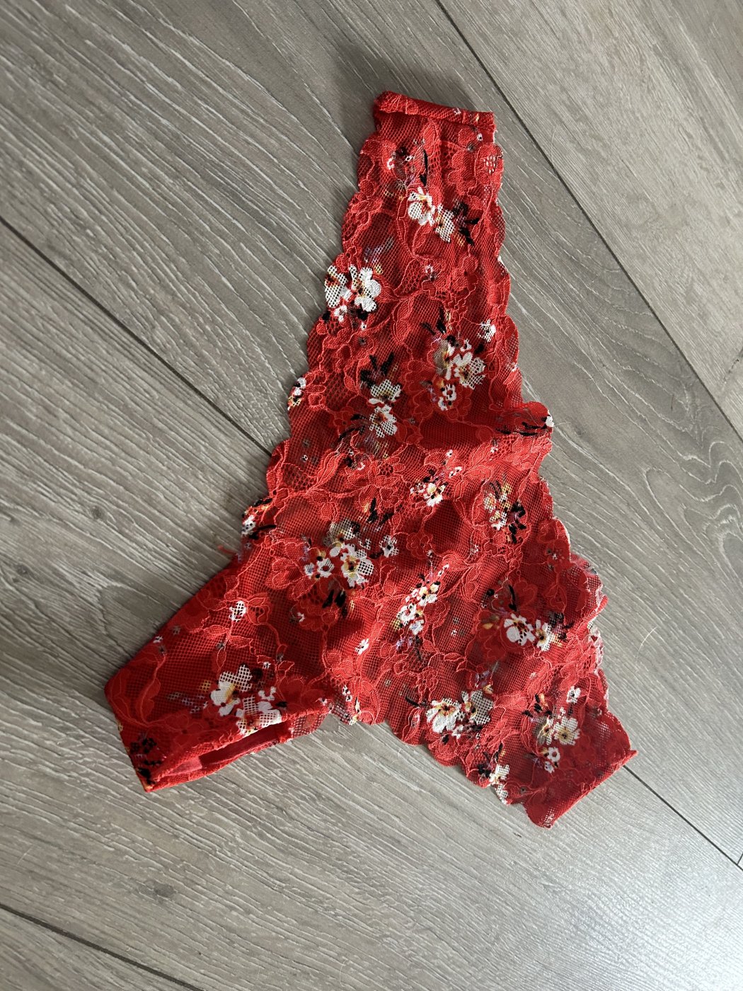 Red flower thong