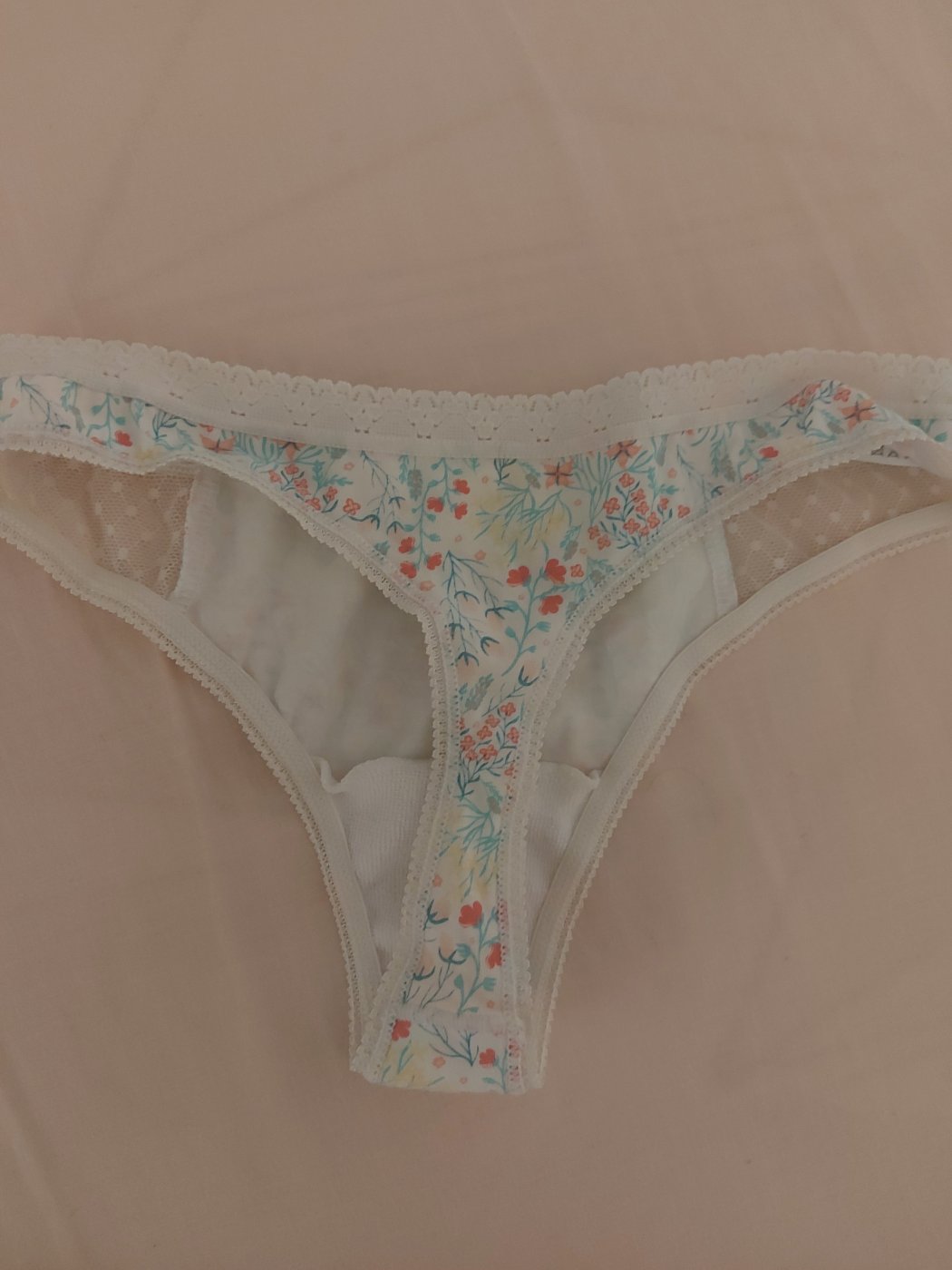 Tanga – foto 2 de 2
