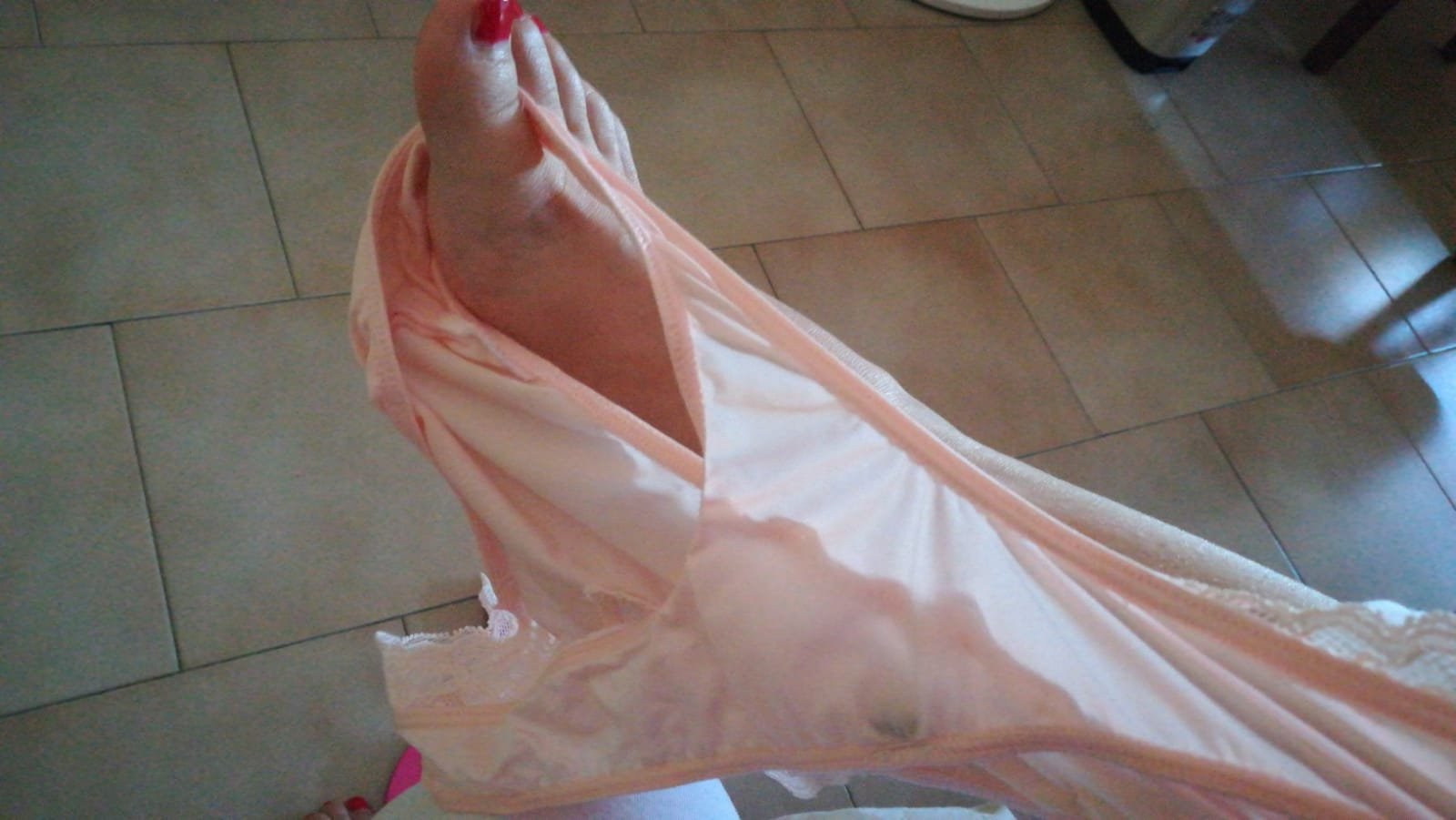 Mutandine masturbate – foto 2 di 2