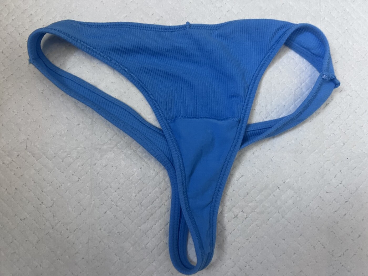 Blue Victoria Secret Pink thong panties – photo 3 of 3