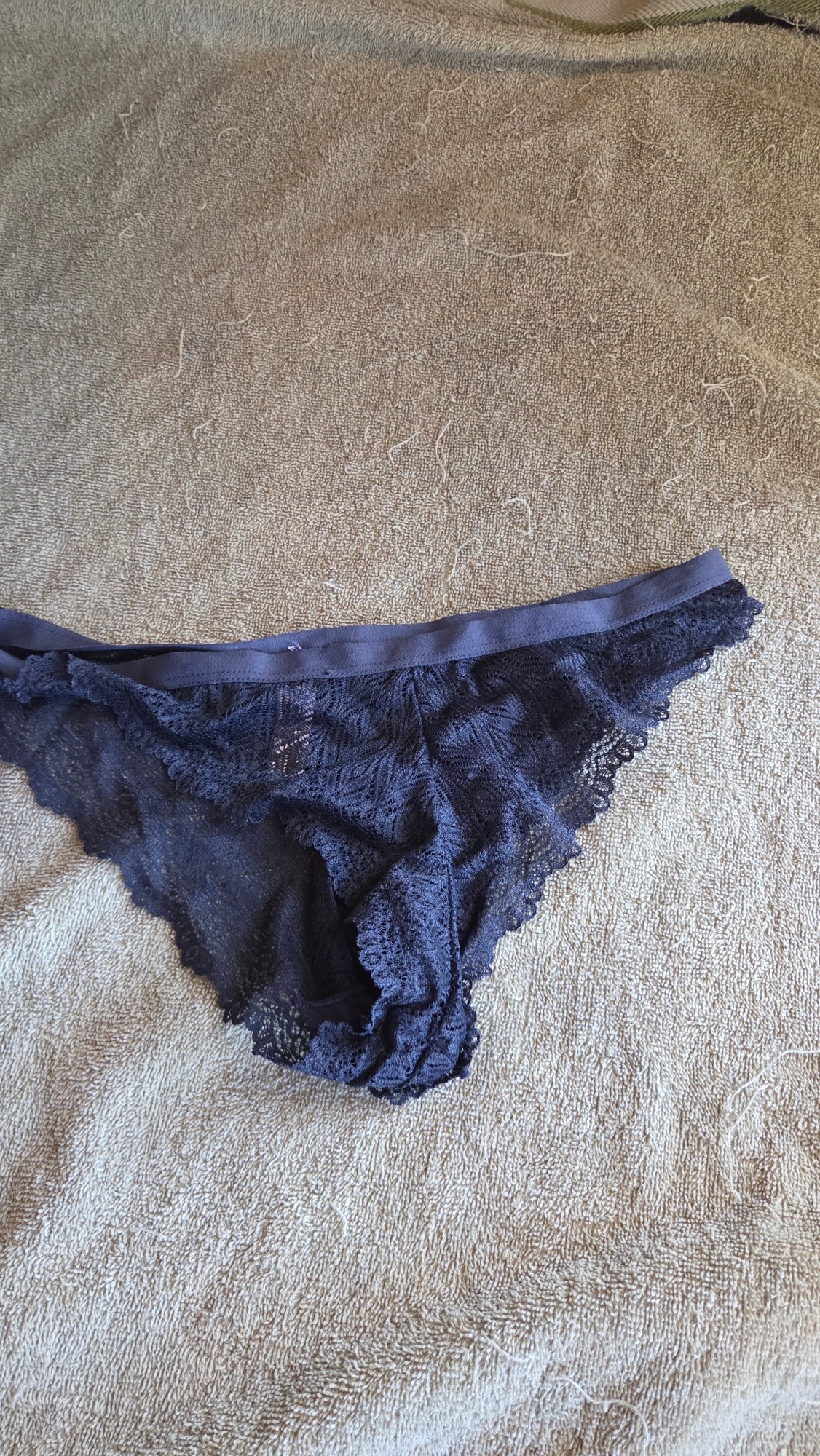 Black lace – photo 3 of 3