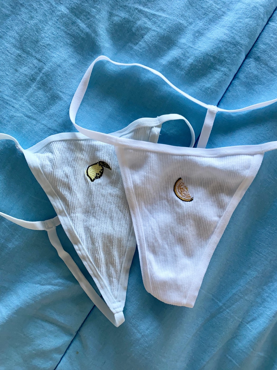 Tanga a filo – foto 2 di 2