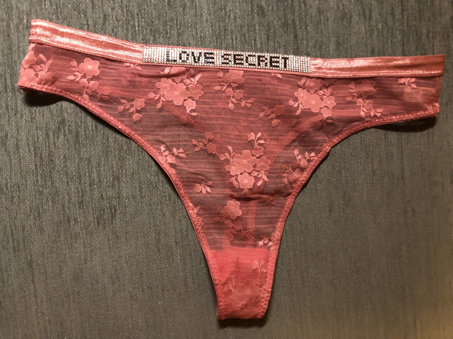 Love secret. Precioso tangadr en…