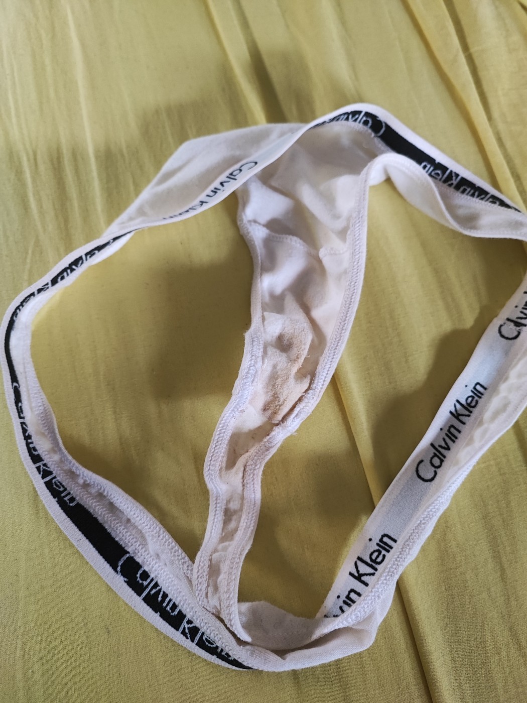 Perizoma usatissimo e sporco odore fortissimo