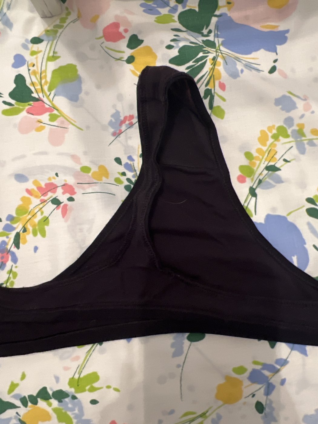 Braguitas usadas negras – foto 2 de 2