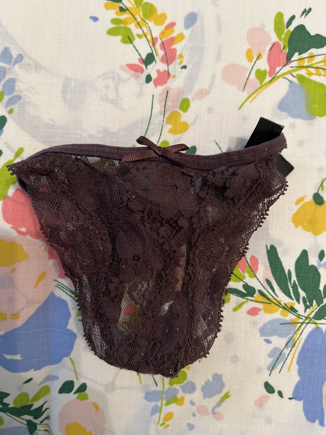 Tanga marrón con transparencias – foto 3 de 3