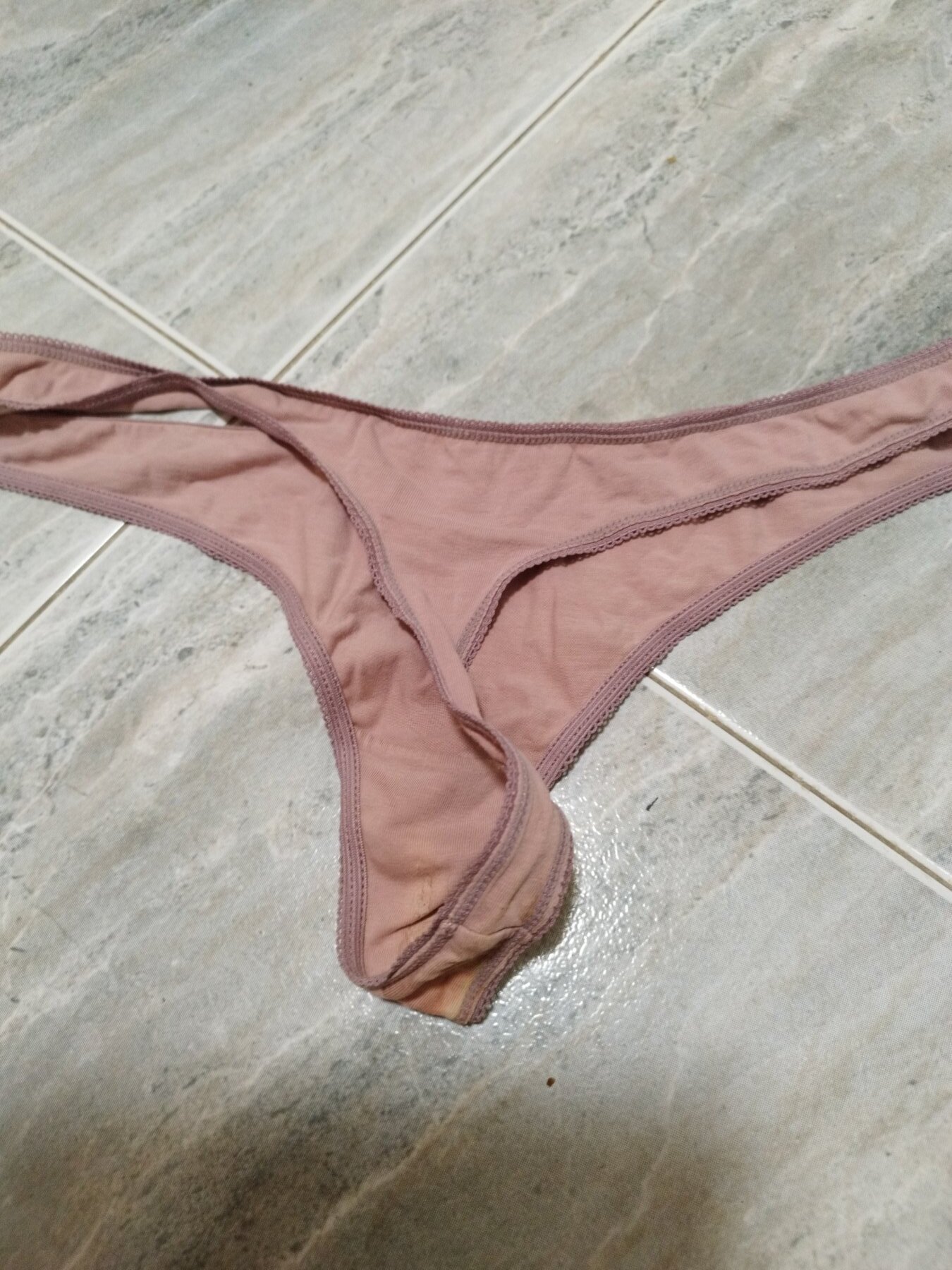 Tanga muy trotadito – foto 2 de 2