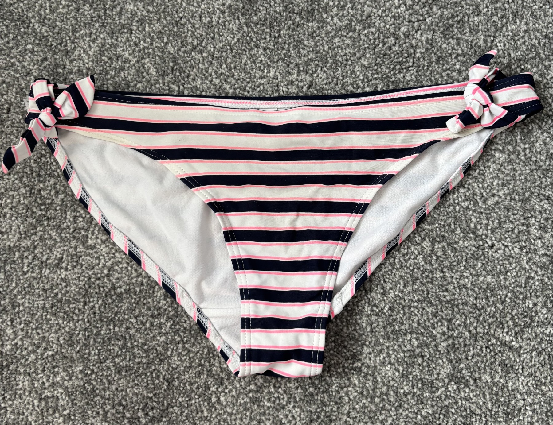 Stripy bikini bottoms