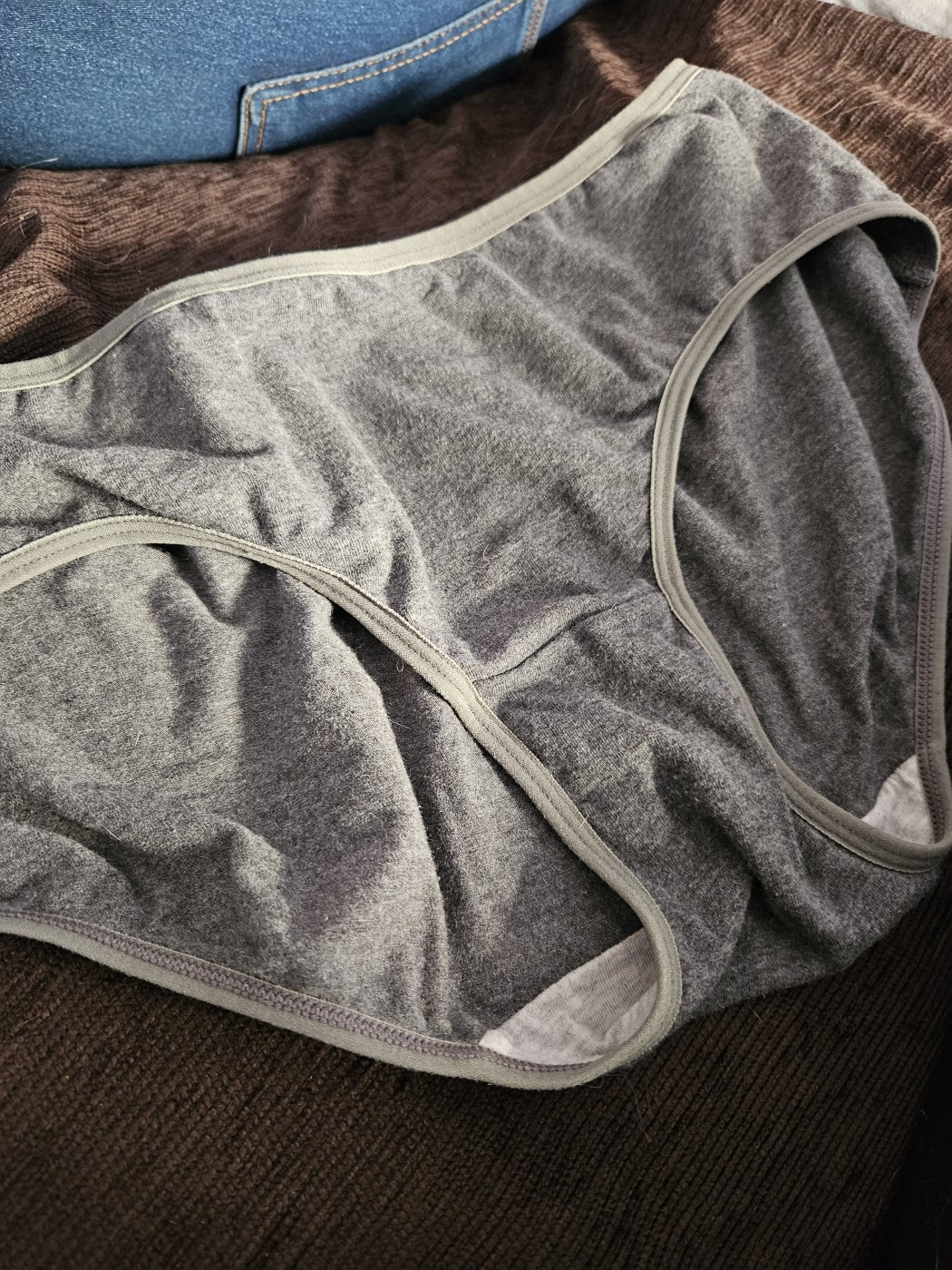 Este gris favorece mucho a mi piel blanquita – foto 3 de 3