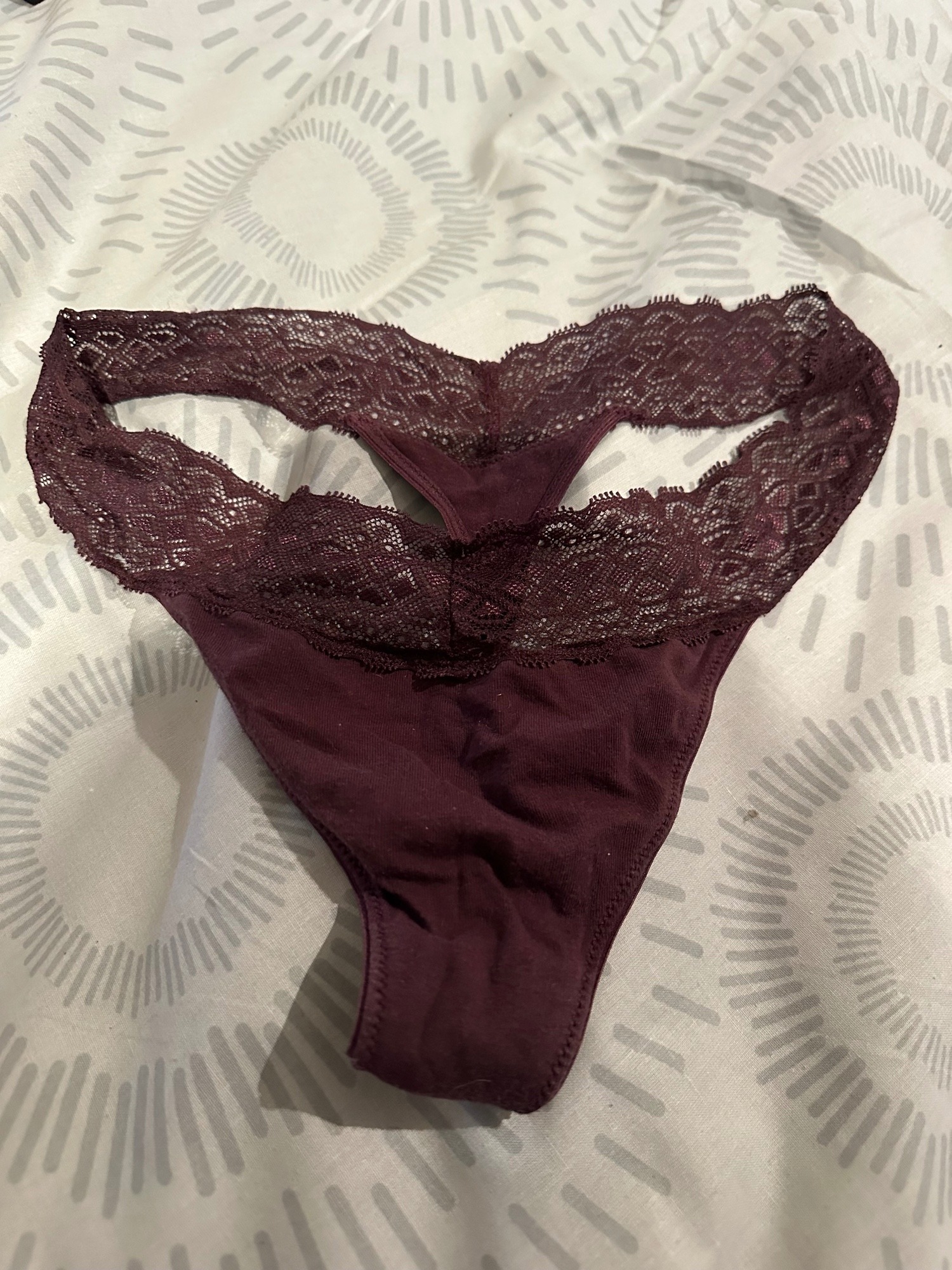Vends au choix un ou plusieurs strings portés