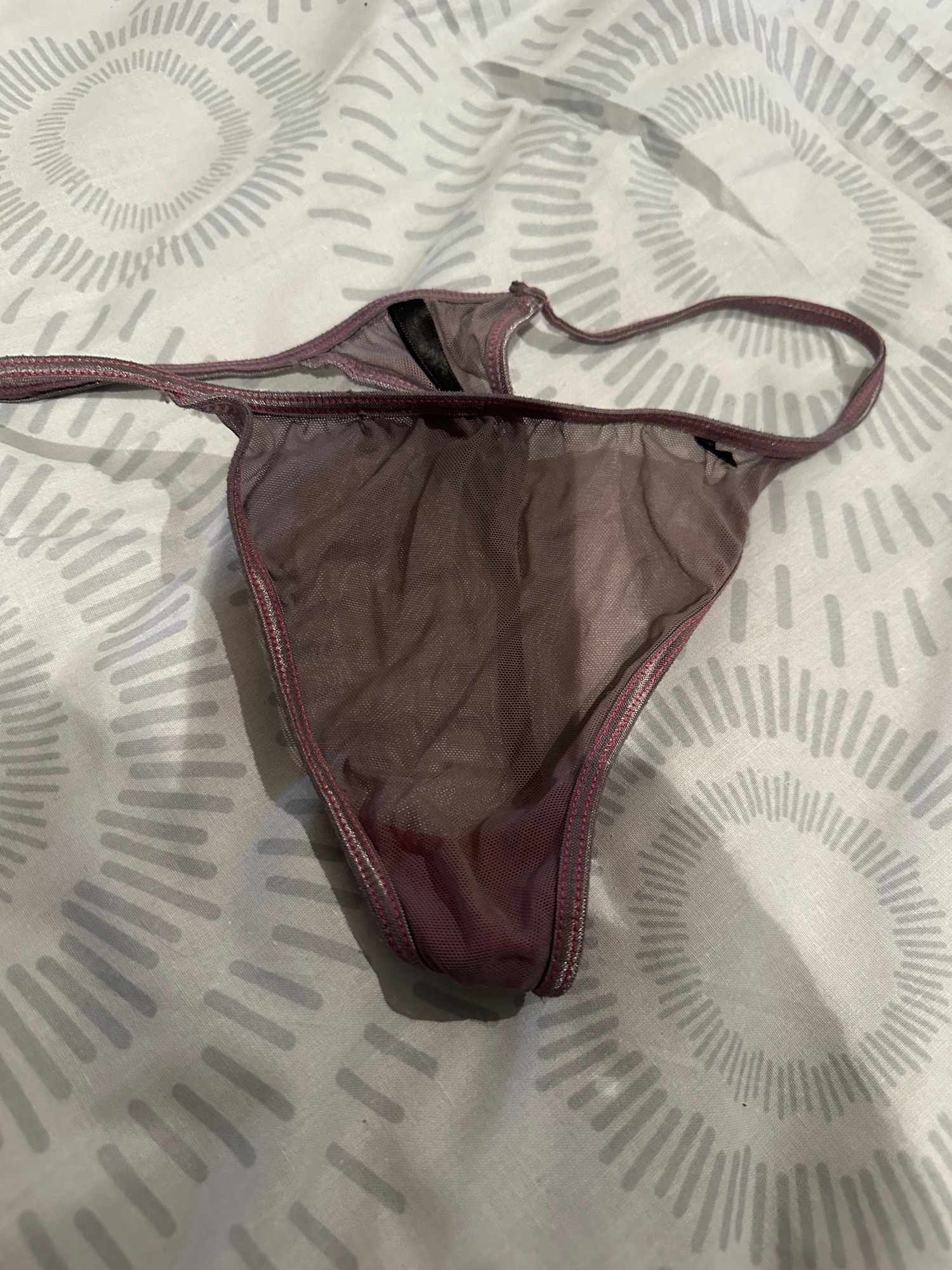 Vends au choix un ou plusieurs strings portés – photo 4 sur 4