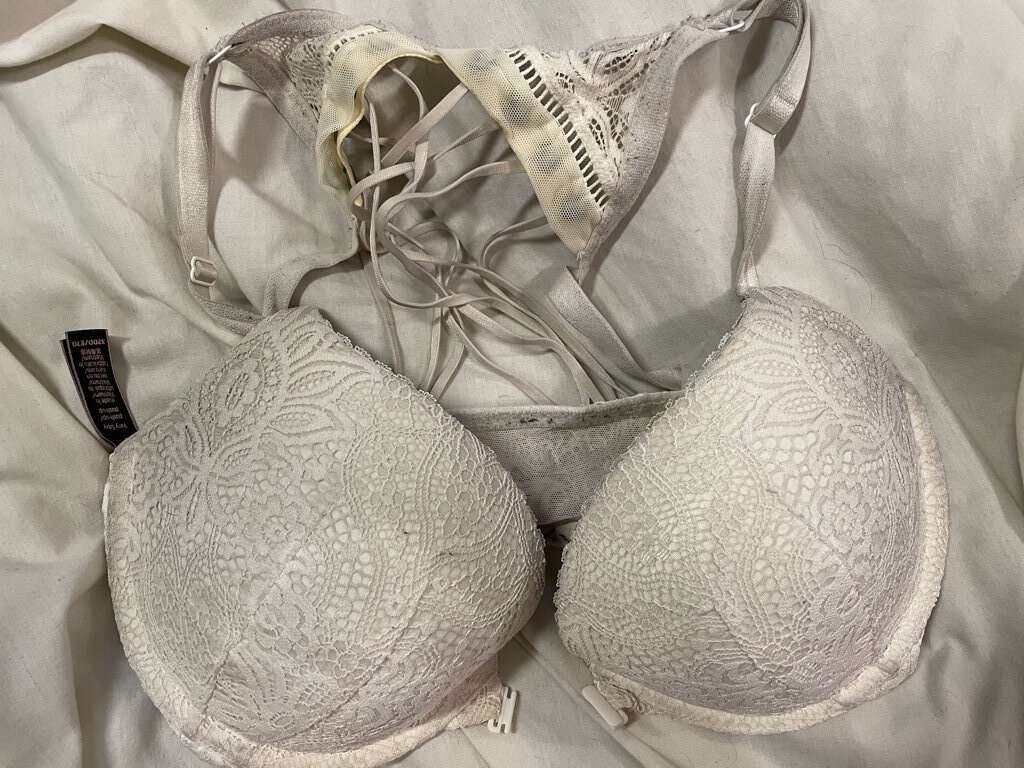 Victoria Secret White Lace Bra!