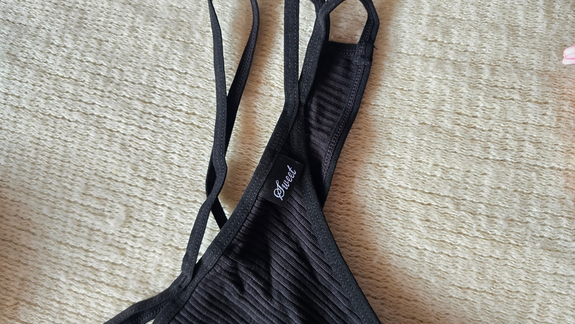 String noir ajouré à triple lanières - Coton côtelé – photo 4 sur 4