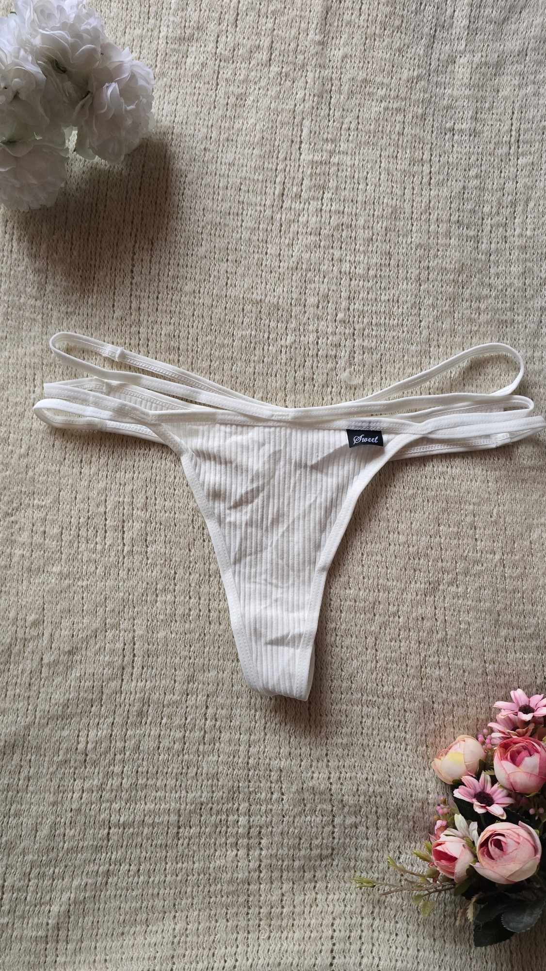 String blanc ajouré à triple lanières - Coton côtelé