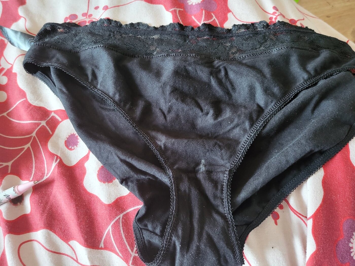 Used Panties – photo 2 of 2