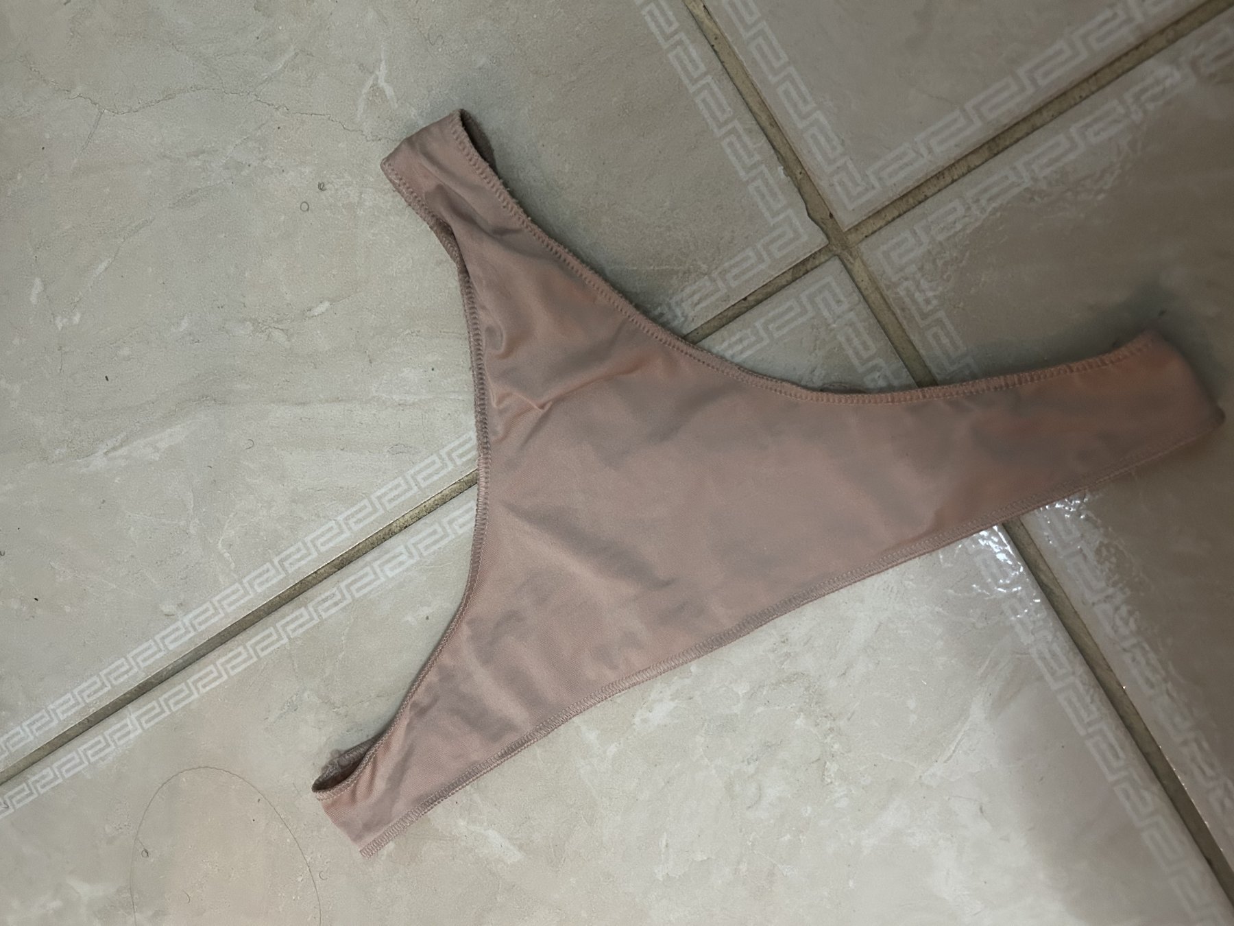 C string thong