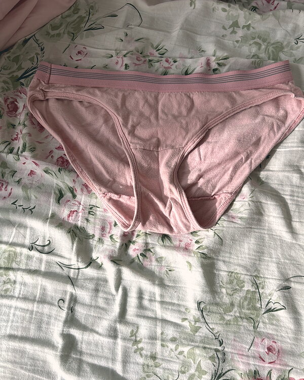 P*ssy Pink Panties!