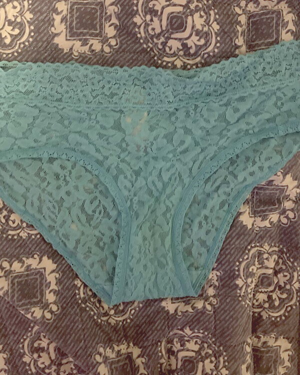 Blue lace cheeksters