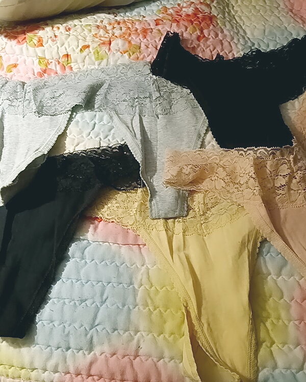100% Lace cotton thongs