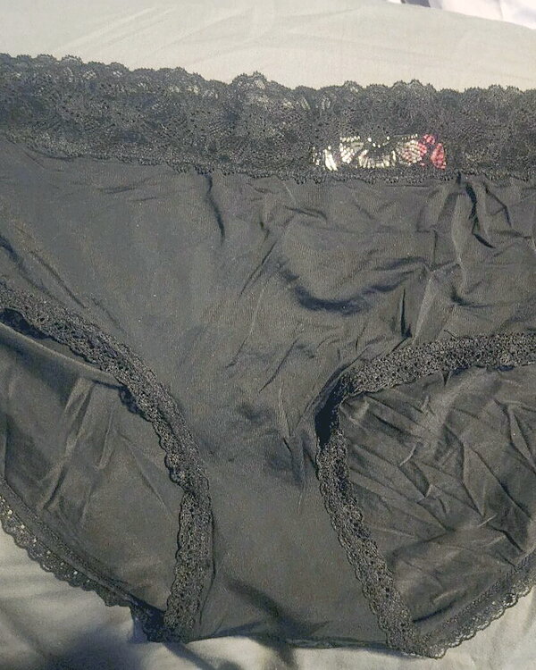 Black silky hipster