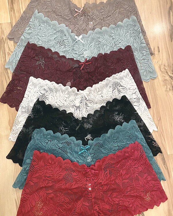 Lace boyshorts