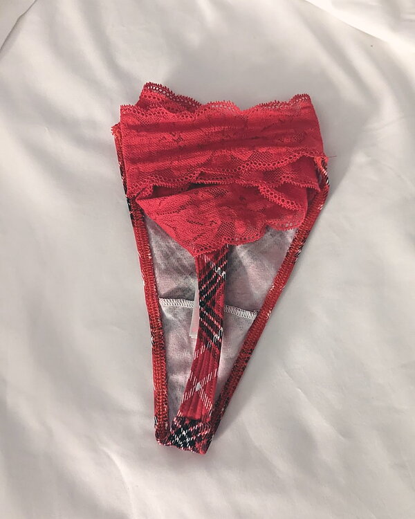 Thong Red lacey