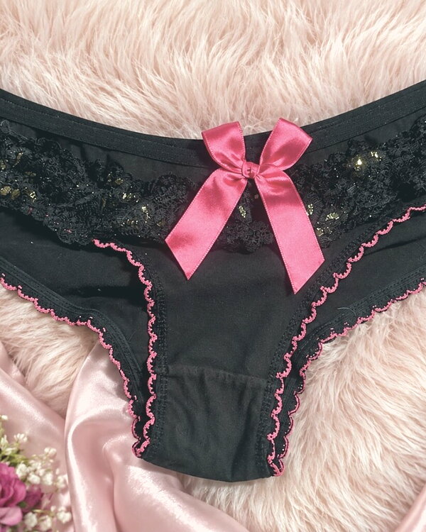 🖤 Black Lace & Pink Bow Panties