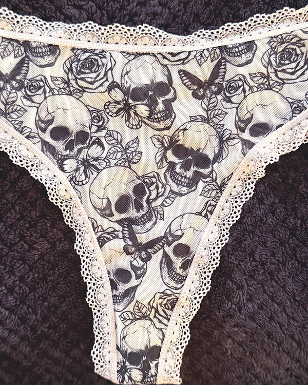 💀 Sweet, Sassy & a Little Wicked – Skull Thong 🖤