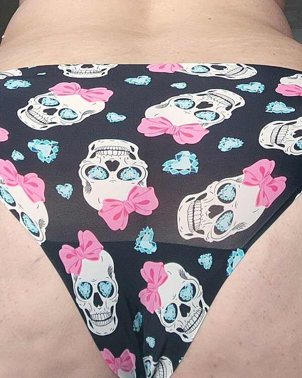 Skulls cheeky