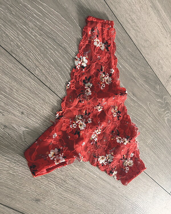 Red flower thong
