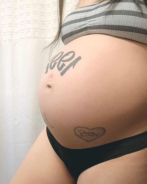 Black spandex thong 40 weeks pregnant