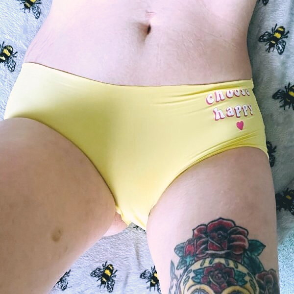Smooth yellow pants