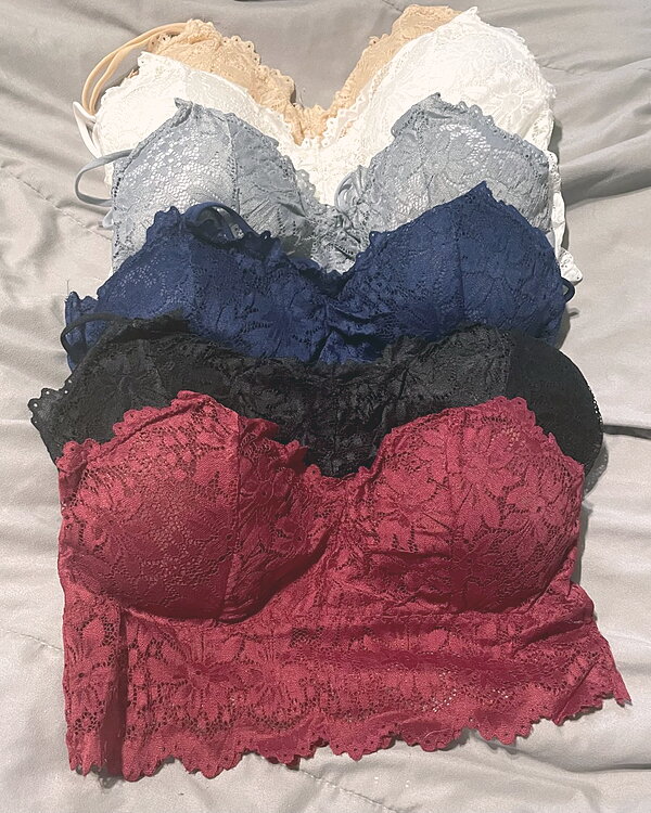 Sexy Bras and Topless Pics
