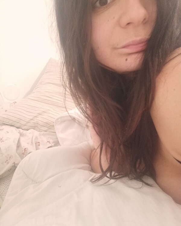 Brunette2734
