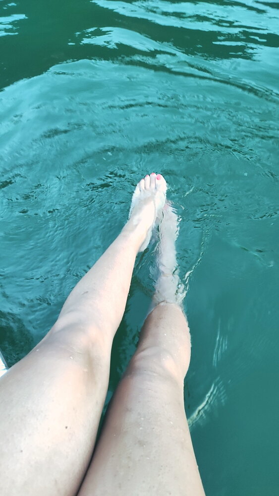 Blair_feet2000