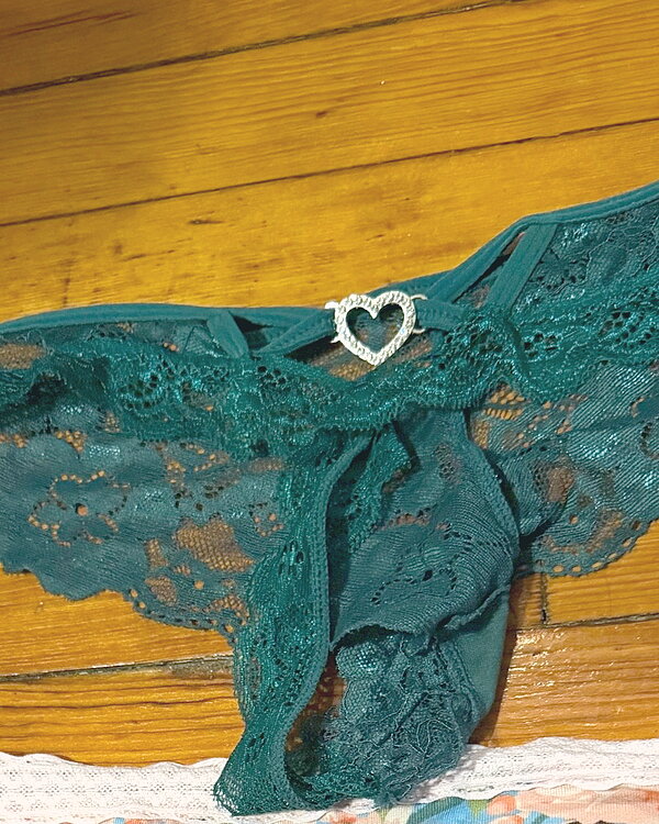 Green lace thong with a little heart rhinestones