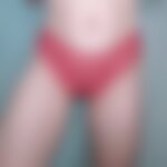 Braguita roja de encaje